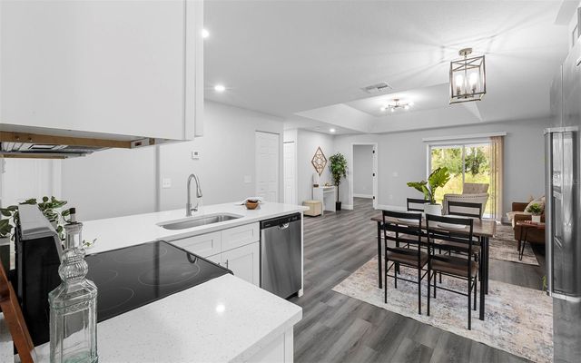 212 2ND AVENUE SE, Lutz, FL 33549