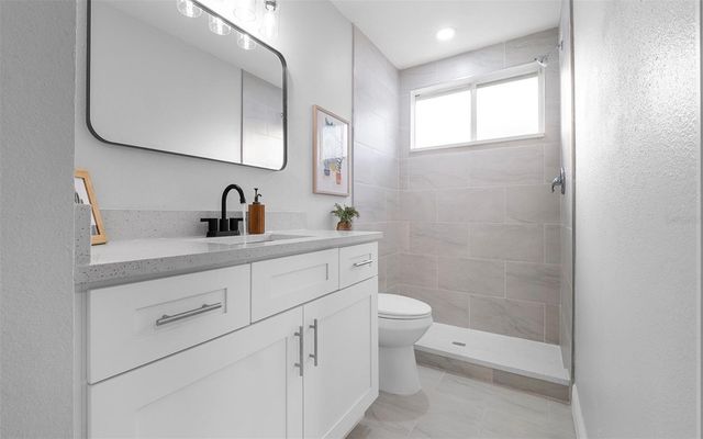 212 2ND AVENUE SE, Lutz, FL 33549