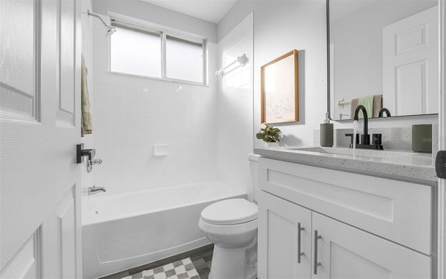 212 2ND AVENUE SE, Lutz, FL 33549