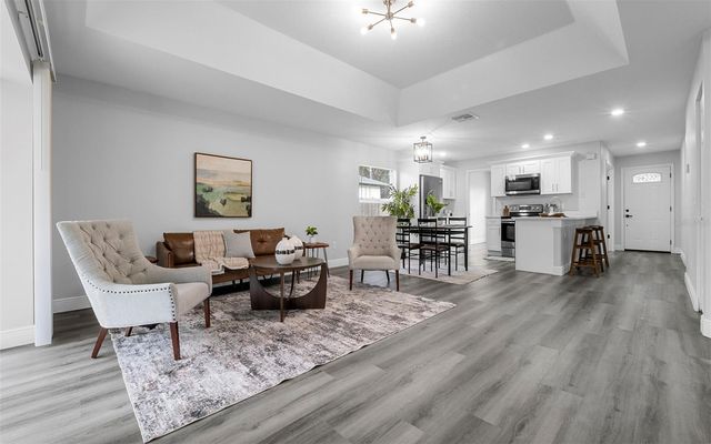 212 2ND AVENUE SE, Lutz, FL 33549