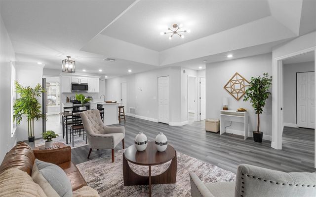 212 2ND AVENUE SE, Lutz, FL 33549