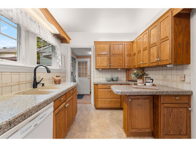 3025 Ne 17TH Ave, Portland, OR 97212