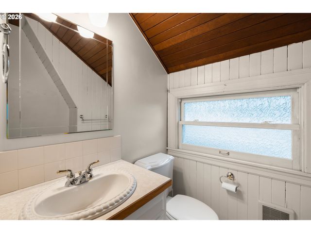 3025 Ne 17TH Ave, Portland, OR 97212