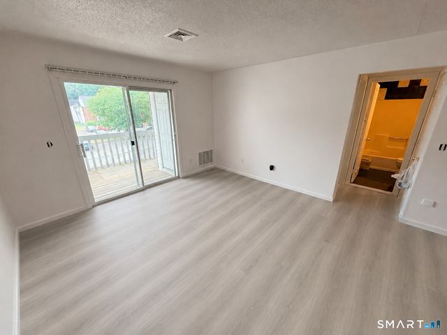 5 Concorde Way B5, Windsor Locks, CT 06096