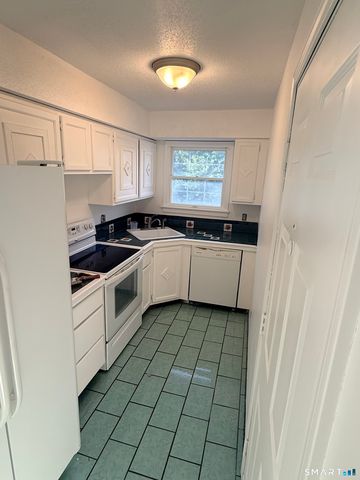 5 Concorde Way B5, Windsor Locks, CT 06096