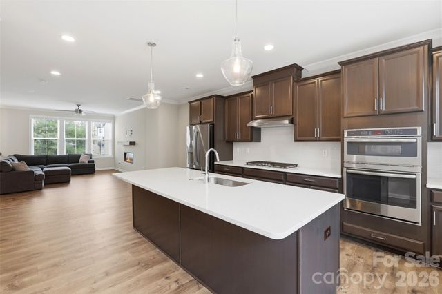 604 Tudor Park Way, Charlotte, NC 28211