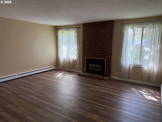 741 Nw JACKSON St, Hillsboro, OR 97124