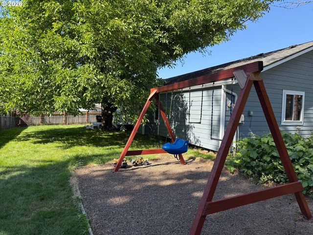 741 Nw JACKSON St, Hillsboro, OR 97124