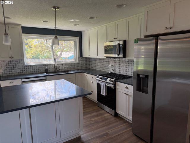 741 Nw JACKSON St, Hillsboro, OR 97124