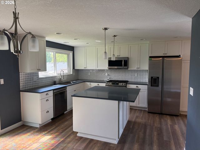 741 Nw JACKSON St, Hillsboro, OR 97124
