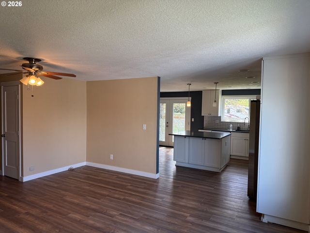 741 Nw JACKSON St, Hillsboro, OR 97124