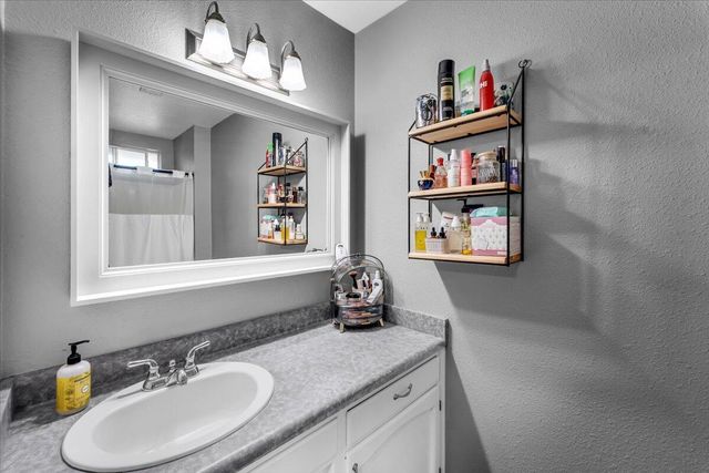 1525 Franzel Road, Red Bluff, CA 96080