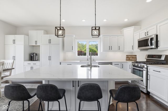 6560 Calais Circle, Indianapolis, IN 46220