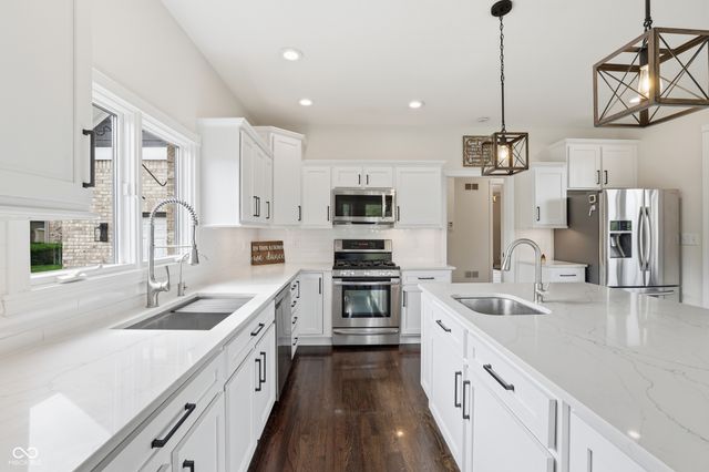 6560 Calais Circle, Indianapolis, IN 46220