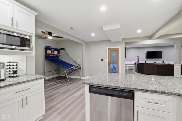 6560 Calais Circle, Indianapolis, IN 46220