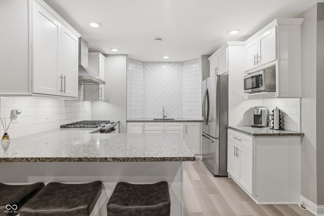 6560 Calais Circle, Indianapolis, IN 46220