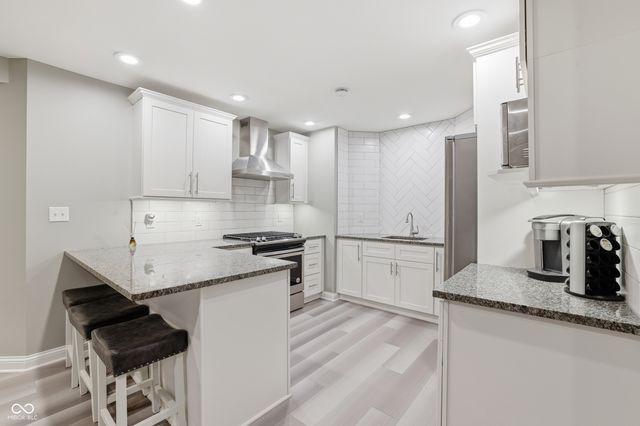 6560 Calais Circle, Indianapolis, IN 46220