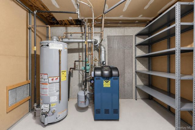 9 Smith Place, Williston Park, NY 11596