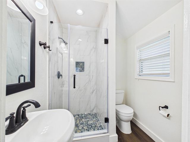 24 11th Avenue N, Texas City, TX 77590