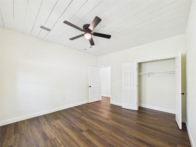 24 11th Avenue N, Texas City, TX 77590