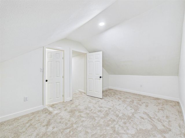 24 11th Avenue N, Texas City, TX 77590