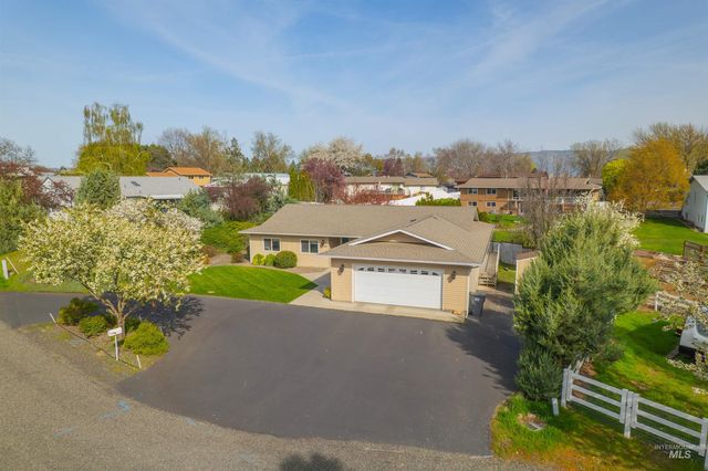 1760 8th Avenue, Clarkston, WA 99403