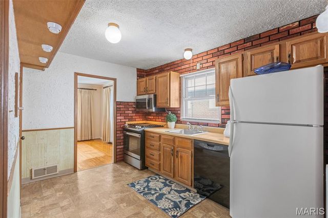 8530 Kathleen Avenue, St Louis, MO 63123