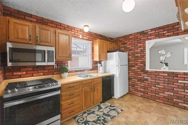 8530 Kathleen Avenue, St Louis, MO 63123