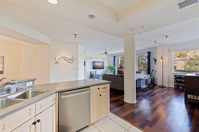 750 4TH AVENUE S 305D, St Petersburg, FL 33701
