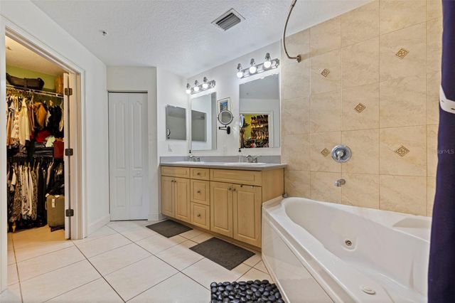 750 4TH AVENUE S 305D, St Petersburg, FL 33701