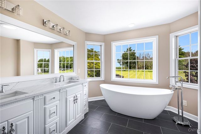 4244 County Line Road, Skaneateles, NY 13152