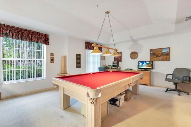 4927 NW 67th Ave, Lauderhill, FL 33319