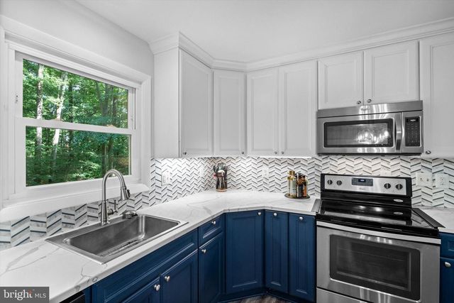 10829 MOORE DR, Manassas, VA 20111