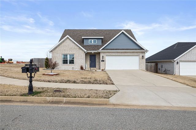 6002 SW Teppee Avenue, Bentonville, AR 72713