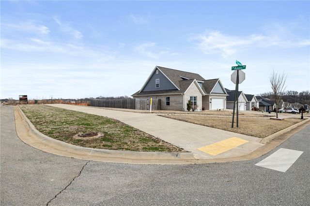 6002 SW Teppee Avenue, Bentonville, AR 72713