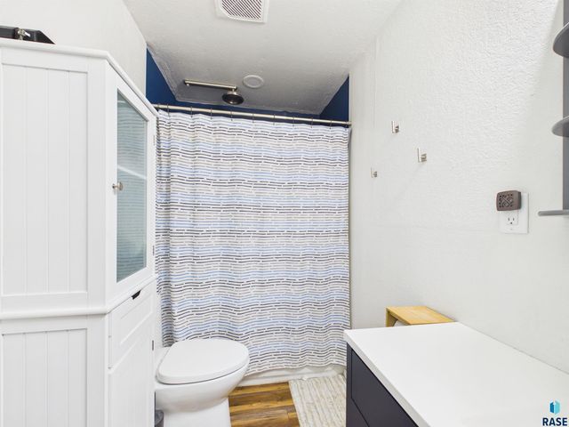 1306 N Main Ave Avenue, Sioux Falls, SD 57104