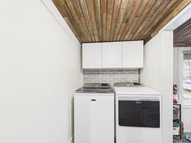 1306 N Main Ave Avenue, Sioux Falls, SD 57104