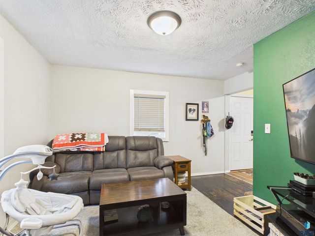 1306 N Main Ave Avenue, Sioux Falls, SD 57104