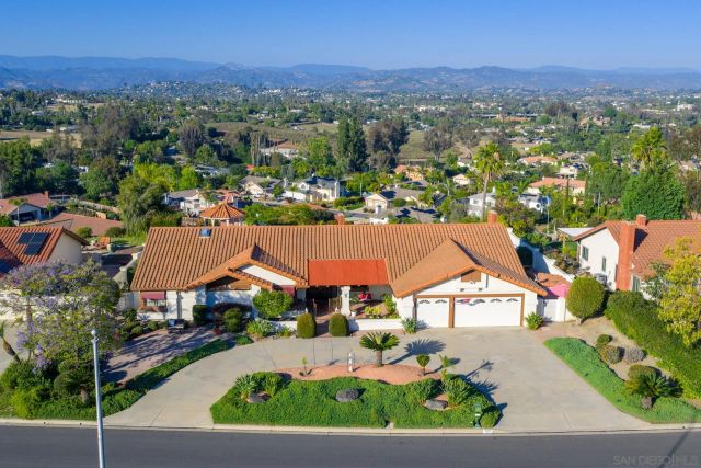 2233 Cortina Circle, Escondido, CA 92029