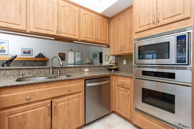 2233 Cortina Circle, Escondido, CA 92029