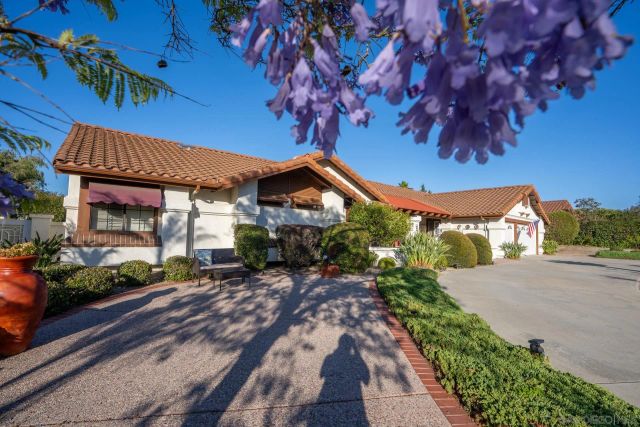 2233 Cortina Circle, Escondido, CA 92029