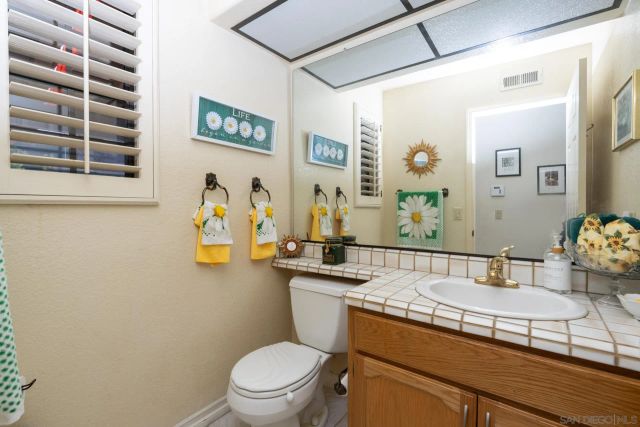 2233 Cortina Circle, Escondido, CA 92029