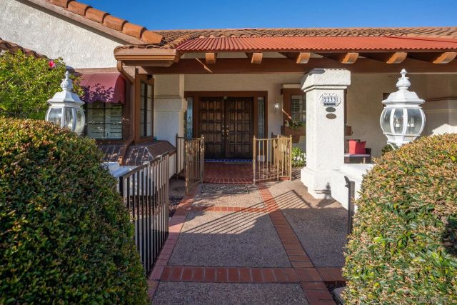 2233 Cortina Circle, Escondido, CA 92029