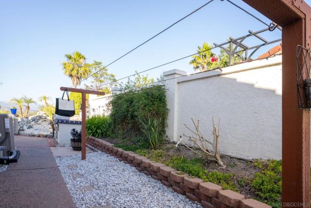 2233 Cortina Circle, Escondido, CA 92029