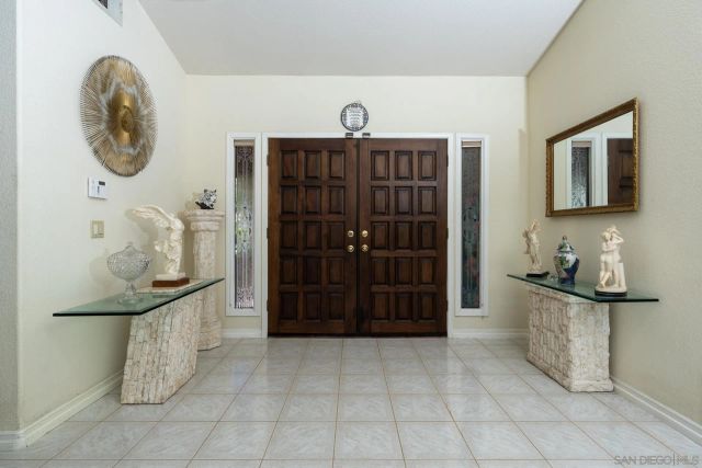 2233 Cortina Circle, Escondido, CA 92029