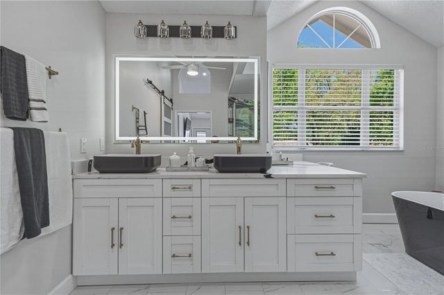 17820 GREY BROOKE DRIVE, Tampa, FL 33647