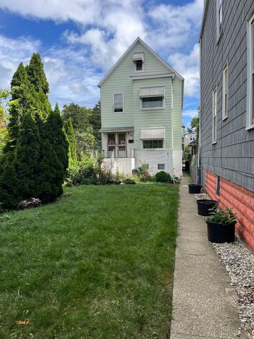 3037 N Central Park Avenue, Chicago, IL 60618