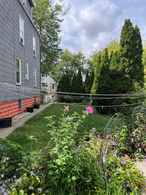 3037 N Central Park Avenue, Chicago, IL 60618