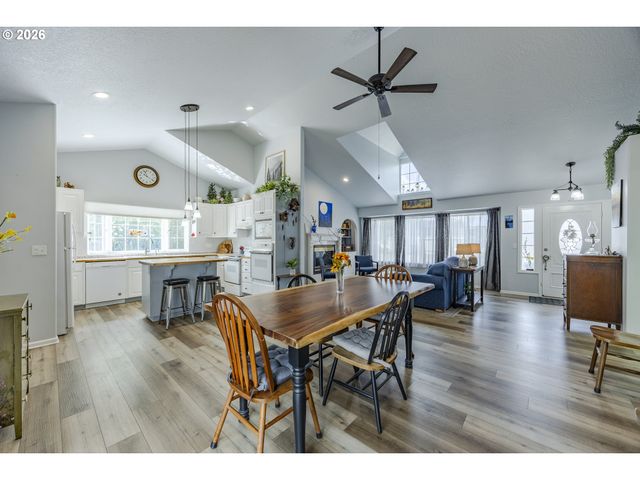 2911 SHIRLEY St, Eugene, OR 97404