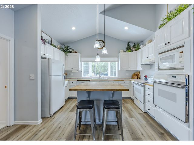 2911 SHIRLEY St, Eugene, OR 97404